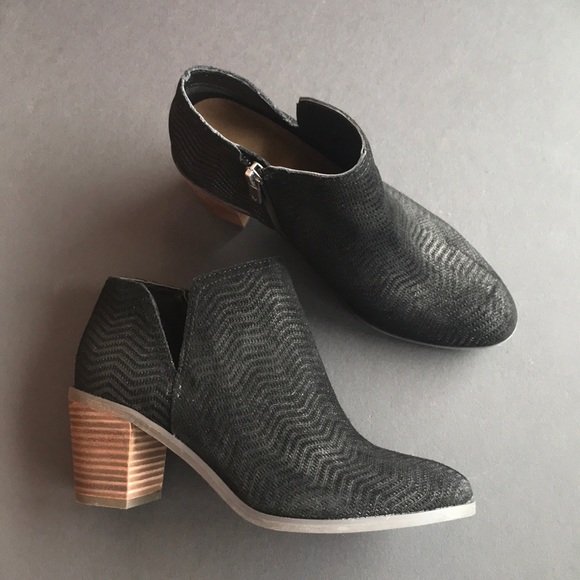 Lucky Brand Shoes - Lucky Brand black Ankle cowboy boots size 7M